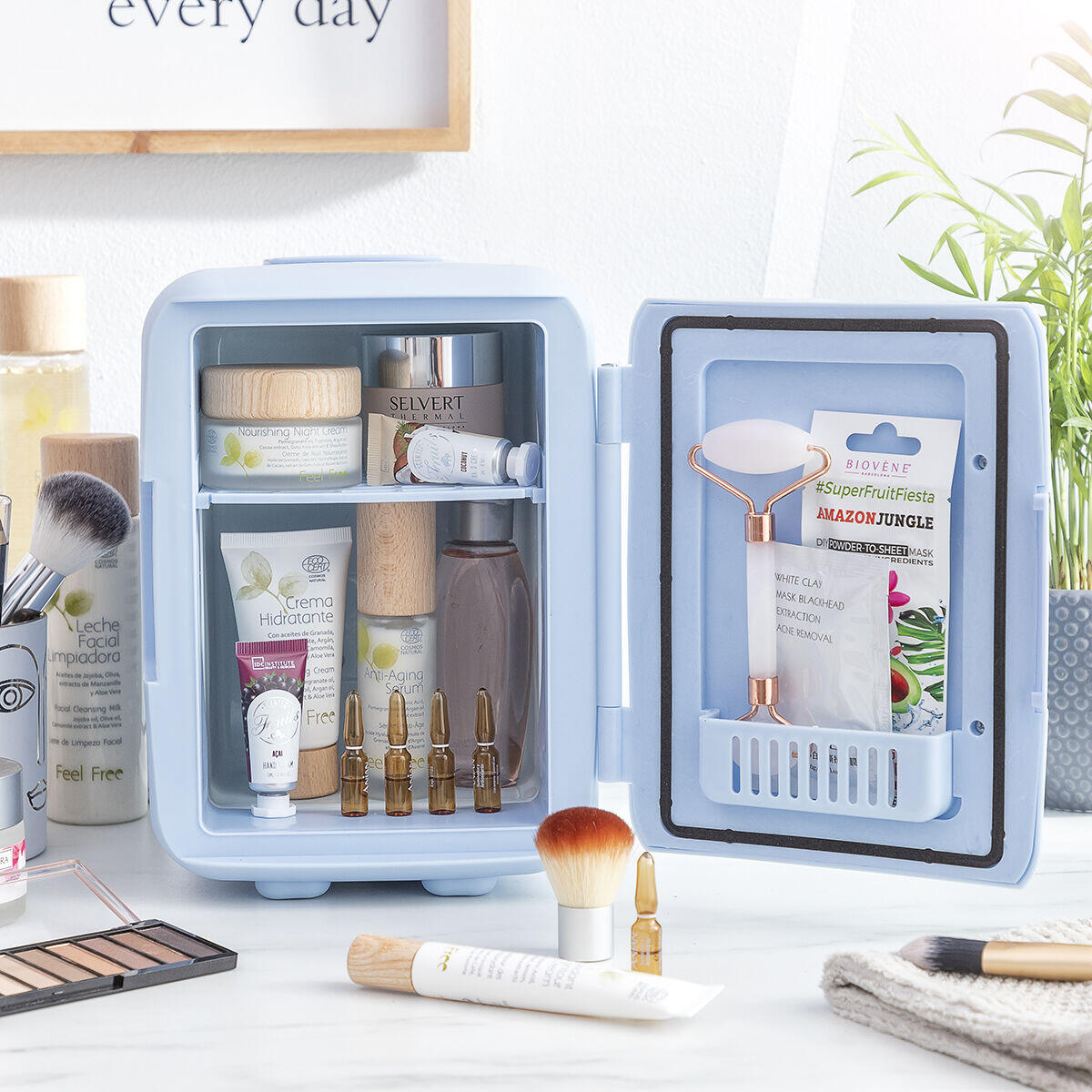 mini nevera para cosmeticos